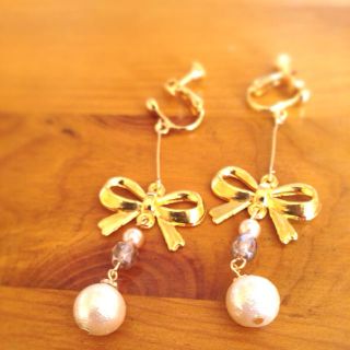 リボンのイヤリング♡ハンドメイド(イヤリング)