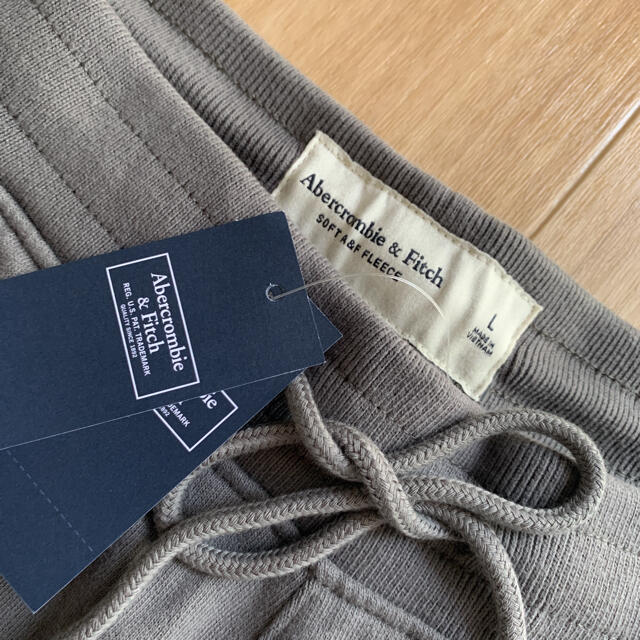 Abercrombie&Fitch(アバクロンビーアンドフィッチ)の【新品】A&F アバクロ ショート丈スウェット  メンズのパンツ(ショートパンツ)の商品写真