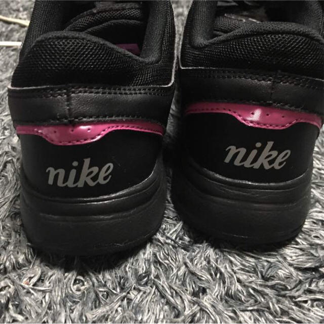 NIKE(ナイキ)のNike★スニーカー★ピンク×ブラック レディースの靴/シューズ(スニーカー)の商品写真