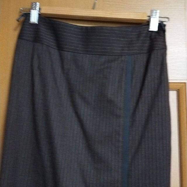 BOSCH(ボッシュ)のボッシュ　スリット入りスカート レディースのスカート(ひざ丈スカート)の商品写真