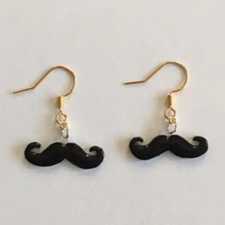 ヒゲピアス(ピアス)