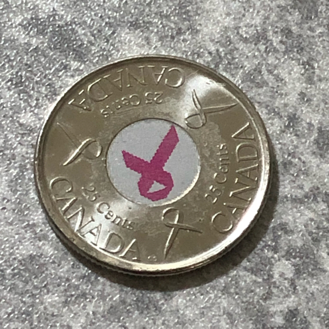 カナダ25セント硬貨＊ピンクリボンの通販 by 志摩｜ラクマ