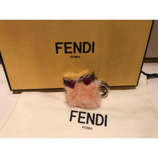 専用ですFENDI ストラップユー ハート 正規品 バレンタイン限定