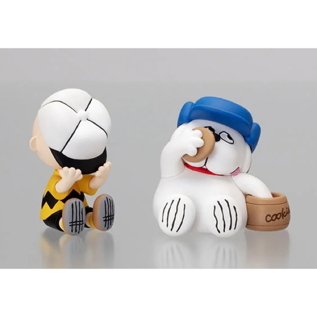 SNOOPY(スヌーピー)のPEANUTS かくれんぼフィギュア チャーリーブラウン オラフ 新品未使用 エンタメ/ホビーのおもちゃ/ぬいぐるみ(キャラクターグッズ)の商品写真