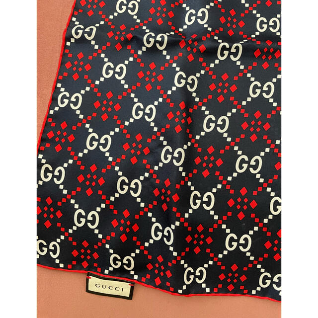 Gucci(グッチ)のGUCCスカーフ レディースのファッション小物(バンダナ/スカーフ)の商品写真