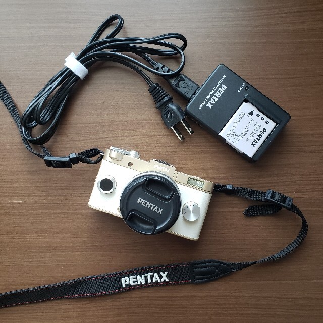 PENTAX(ペンタックス)のPENTAXQ-s1 スマホ/家電/カメラのカメラ(ミラーレス一眼)の商品写真
