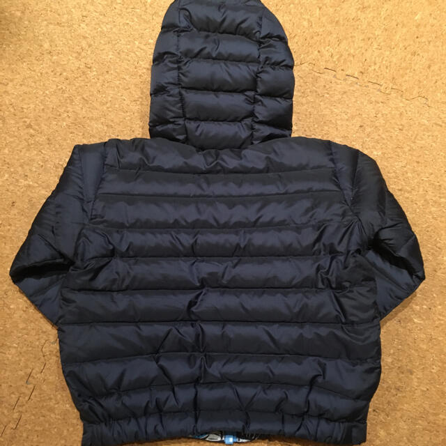 patagonia(パタゴニア)のPatagonia リバーシブルダウン　6-12M キッズ/ベビー/マタニティのベビー服(~85cm)(ジャケット/コート)の商品写真