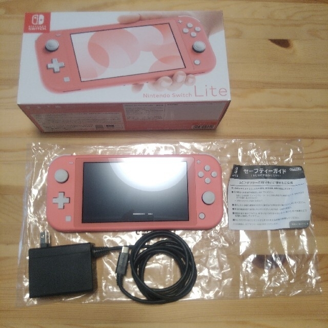 Nintendo Switch(ニンテンドースイッチ)のNintendo Switch ライト　本体　コーラル　ピンク エンタメ/ホビーのゲームソフト/ゲーム機本体(家庭用ゲーム機本体)の商品写真