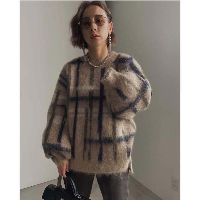 Ameri VINTAGE(アメリヴィンテージ)のAmeri アメリ　PAINT CHECK FLUFFY KNIT ニット レディースのトップス(ニット/セーター)の商品写真