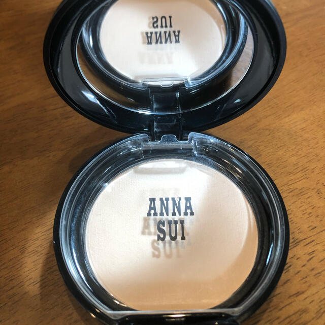 ANNA SUI(アナスイ)のアナスイ　スイブラック　スムーススキンパウダー コスメ/美容のベースメイク/化粧品(フェイスパウダー)の商品写真