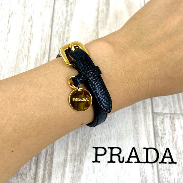 PRADA(プラダ)のPRADA　プラダ　サフィアーノ　ブレスレット　9-40 レディースのアクセサリー(ブレスレット/バングル)の商品写真