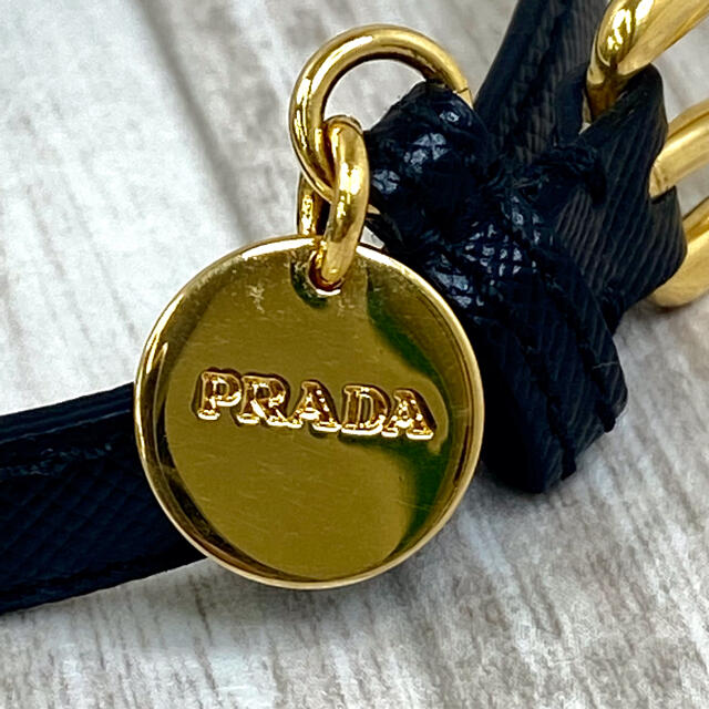 PRADA(プラダ)のPRADA　プラダ　サフィアーノ　ブレスレット　9-40 レディースのアクセサリー(ブレスレット/バングル)の商品写真