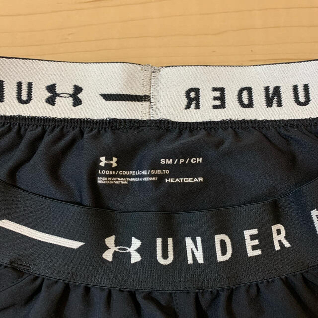 UNDER ARMOUR(アンダーアーマー)のUNDER ARMOR ショートパンツ・レディース・美品 スポーツ/アウトドアのランニング(ウェア)の商品写真