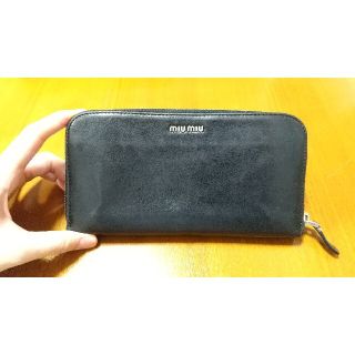 ミュウミュウ(miumiu)の【めろんぱん様専用】miu miu 長財布 ブラック(財布)