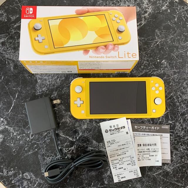 Nintendo Switch(ニンテンドースイッチ)のスイッチライト Nintendo Switch  Lite イエロー エンタメ/ホビーのゲームソフト/ゲーム機本体(携帯用ゲーム機本体)の商品写真