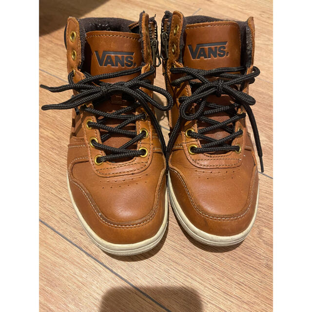 VANS(ヴァンズ)のVANS V2552Z メンズの靴/シューズ(スニーカー)の商品写真