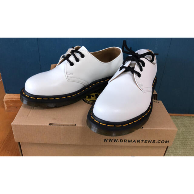 純正廉価 Dr.Martens ドクターマーチン ホワイト 3ホール