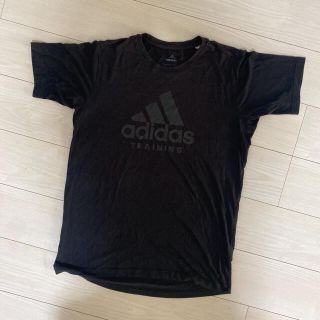 アディダス(adidas)のadidas Tシャツ(Tシャツ/カットソー(半袖/袖なし))