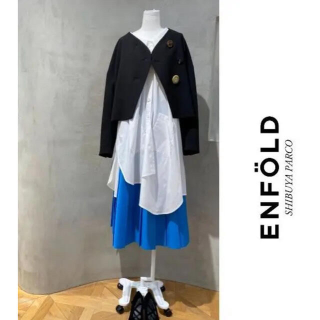 ENFOLD(エンフォルド)の21SS エンフォルドENFOLD ダブルクロスショートジャケット　36美品 レディースのジャケット/アウター(ノーカラージャケット)の商品写真