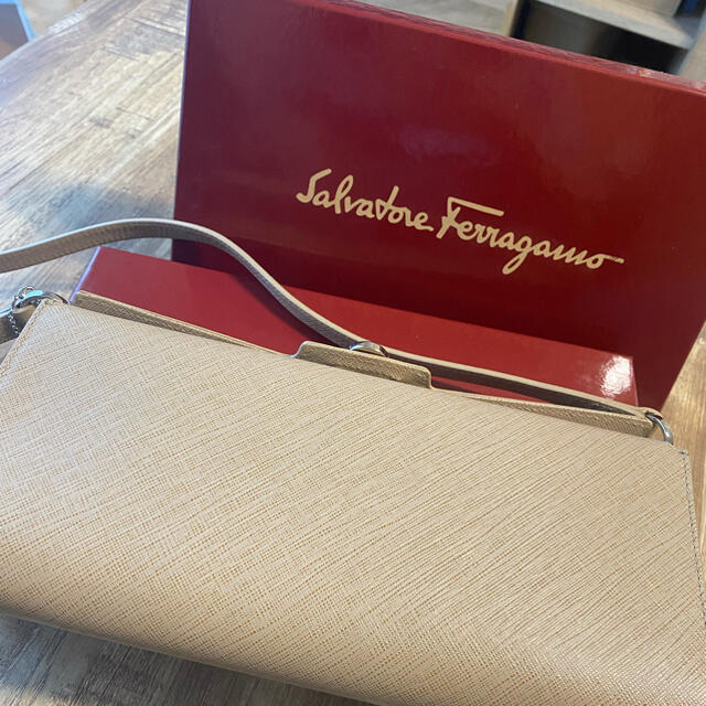 Salvatore Ferragamo フェラガモ　バック　箱付きハンドバッグ