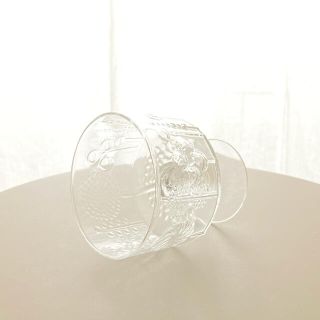 イッタラ(iittala)のNuutajarvi Flora 脚付き デザートボウル Oiva Toikka(食器)