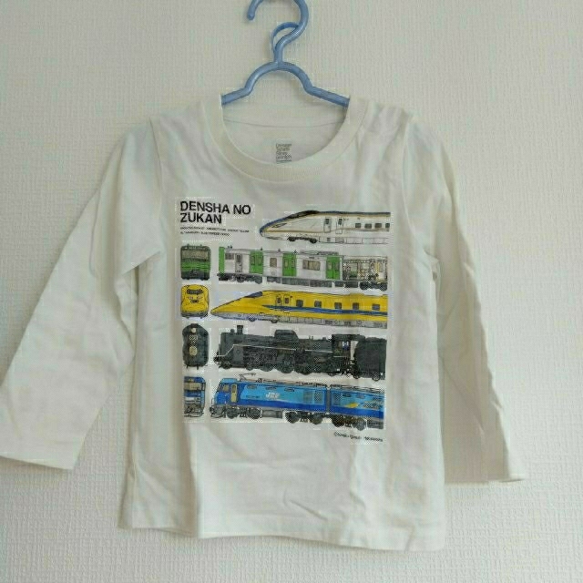 Design Tshirts Store graniph(グラニフ)のgraniph　キッズ　長袖Tシャツ　電車の図鑑 キッズ/ベビー/マタニティのキッズ服男の子用(90cm~)(Tシャツ/カットソー)の商品写真