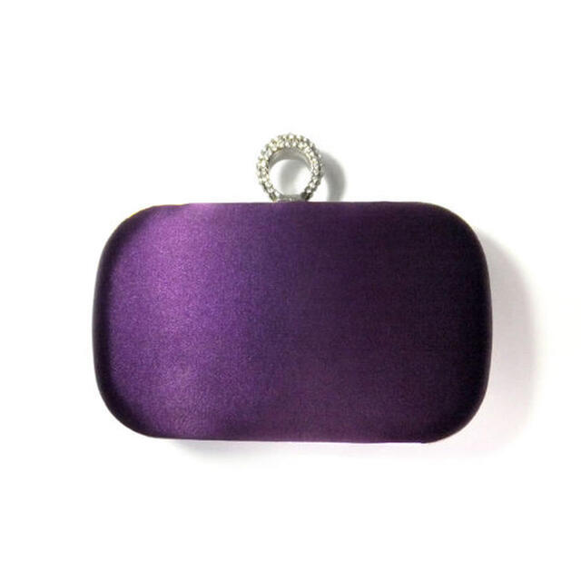 【在庫処分SALE】サテンプリーツリングクラッチバッグ〈Dark purple〉 レディースのバッグ(クラッチバッグ)の商品写真