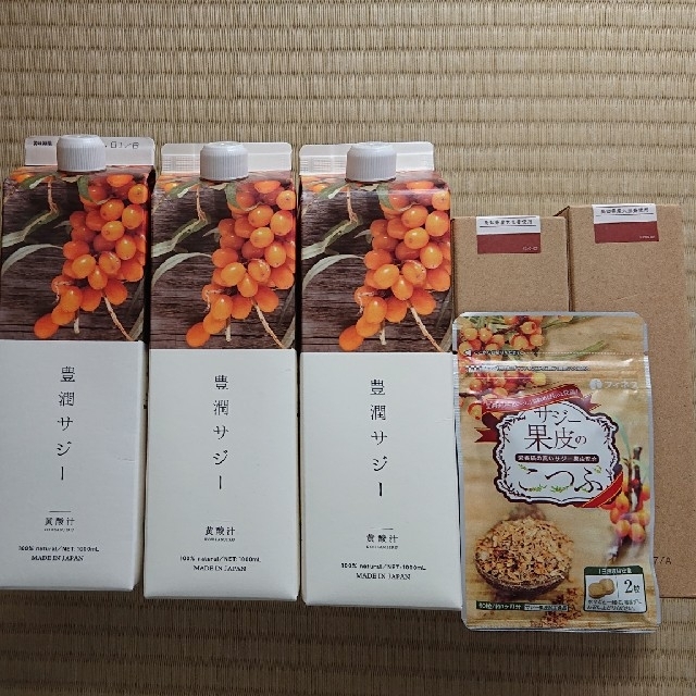 フィネス 豊潤サジー 3本入り おまけ 果皮のこつぶ - 健康用品 フィネス 豊潤サジー 3本入り おまけ 果皮のこつぶ - 健康用品