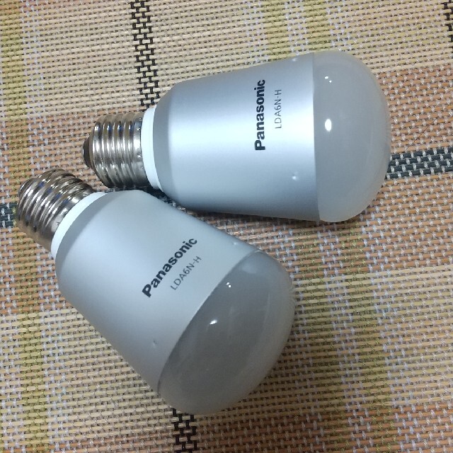 Panasonic(パナソニック)の電球パナソニック２個　新品 インテリア/住まい/日用品のライト/照明/LED(蛍光灯/電球)の商品写真