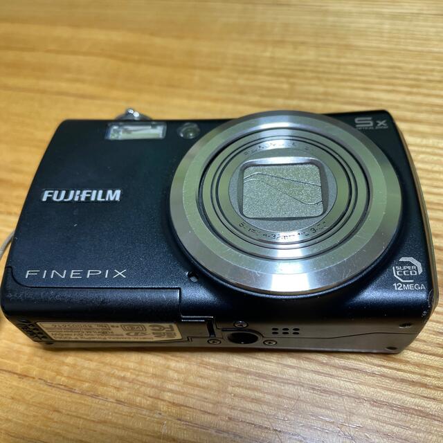 富士フイルム(フジフイルム)のFUJIFILM FINEPIX F100fd スマホ/家電/カメラのカメラ(コンパクトデジタルカメラ)の商品写真