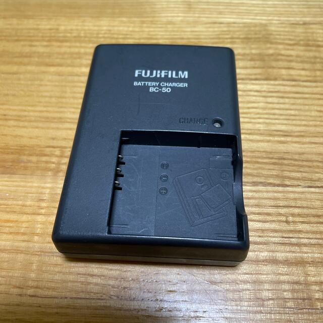 富士フイルム(フジフイルム)のFUJIFILM FINEPIX F100fd スマホ/家電/カメラのカメラ(コンパクトデジタルカメラ)の商品写真