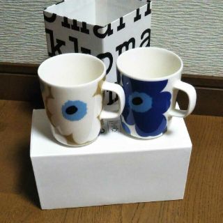 マリメッコ(marimekko)の★マリメッコ★ペアマグカップ　新品(グラス/カップ)