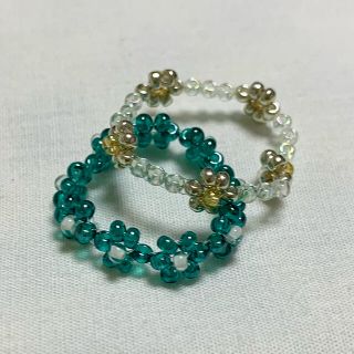 ハンドメイド　フラワービーズリング2点セット💙おまけリング付き(リング)