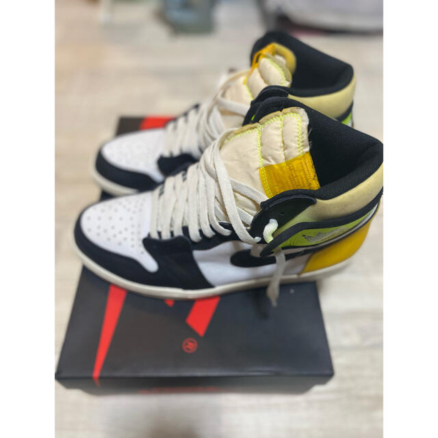 NIKE(ナイキ)のNIKE AIR JORDAN 1 HIGH OG "VOLT GOLD 28 メンズの靴/シューズ(スニーカー)の商品写真