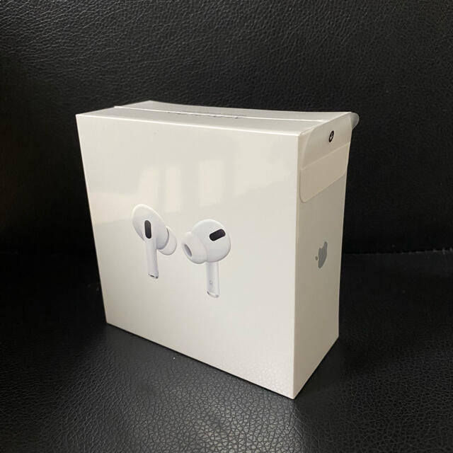 Apple(アップル)の【新品 未開封】Apple AirPods Pro MWP22J/A スマホ/家電/カメラのオーディオ機器(ヘッドフォン/イヤフォン)の商品写真