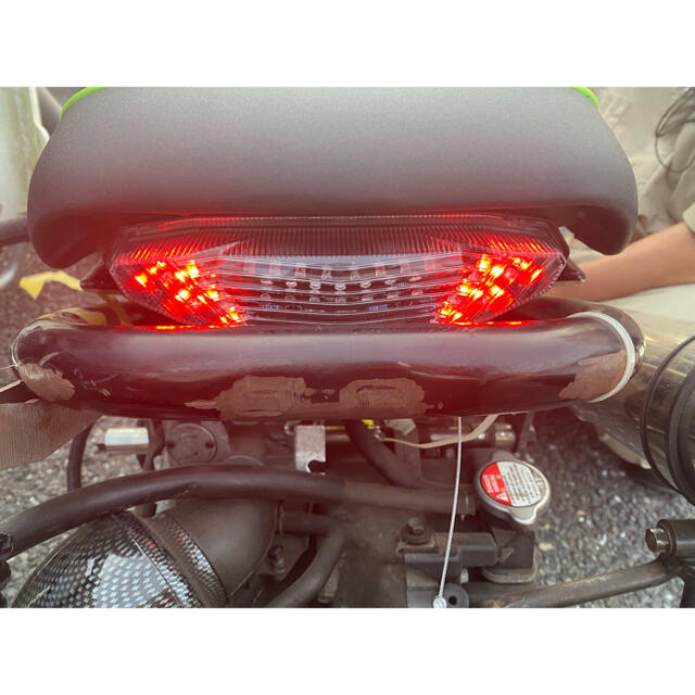 自動車/バイクズーマー　テールランプ　テールライト シート下取付 LED ウインカー