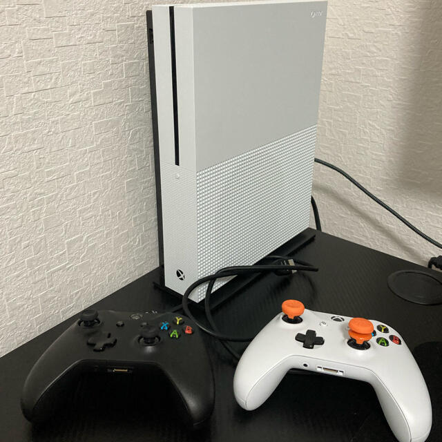 超美品　Xbox one S 1TB ワイヤレスコントローラー2個他