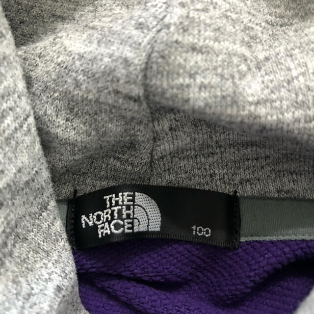 THE NORTH FACE(ザノースフェイス)のTHE NORTH FACEスウェットロゴフーディー100cm キッズ/ベビー/マタニティのキッズ服男の子用(90cm~)(Tシャツ/カットソー)の商品写真