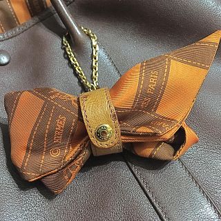 HERMES グローブ 手袋ホルダー6×3cm