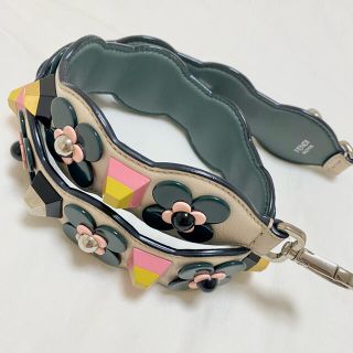 フェンディ(FENDI)のFendiストラップユーお花(バッグチャーム)