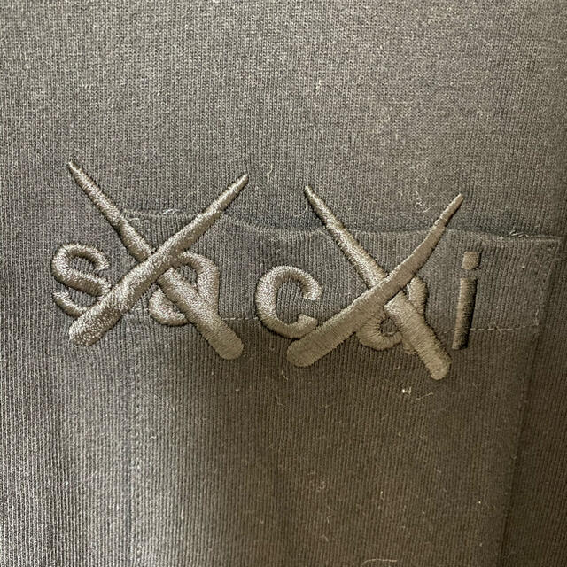 sacai(サカイ)のsacai kaws メンズのトップス(Tシャツ/カットソー(半袖/袖なし))の商品写真