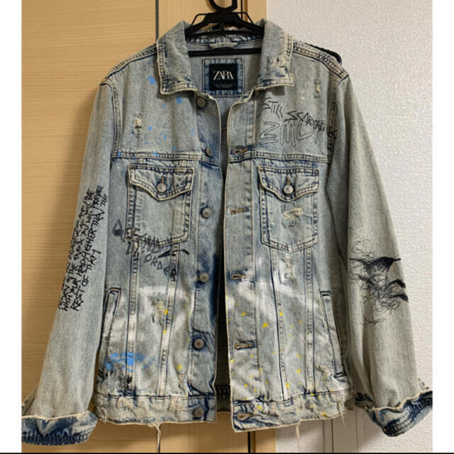 ZARA(ザラ)のZARA グラフィティ柄 デニムジャケット メンズのジャケット/アウター(Gジャン/デニムジャケット)の商品写真