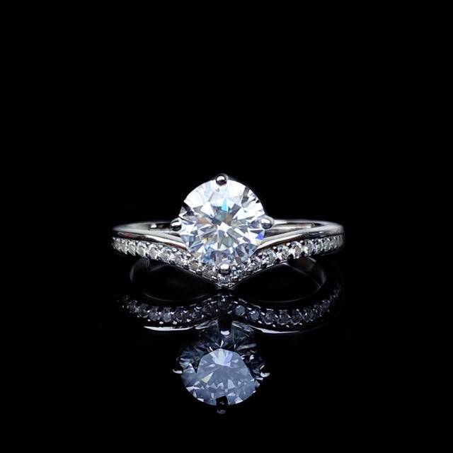 可愛いクリスマスツリーやギフトが!アクセサリーダイア指輪 モアサナイト 1.0ct リング プラチナ pt950鑑定書付き0 www