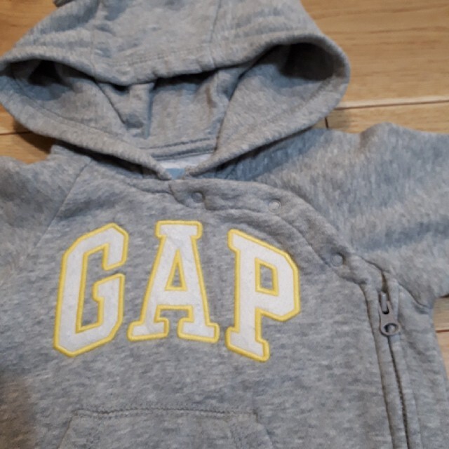 babyGAP(ベビーギャップ)のbabygap　足つきアウター キッズ/ベビー/マタニティのベビー服(~85cm)(カバーオール)の商品写真