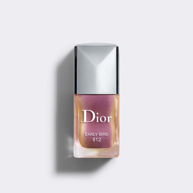 Dior(ディオール)のDior ヴェルニ 限定 811 812 新品未開封 コスメ/美容のネイル(マニキュア)の商品写真