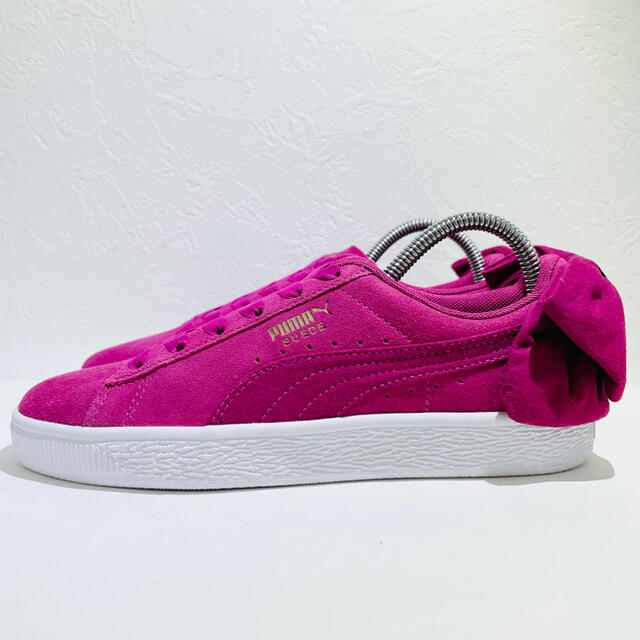 PUMA(プーマ)のPUMA/プーマ★SUEDE BOW/スウェード ボウ★マゼンタ=赤紫★22.5 レディースの靴/シューズ(スニーカー)の商品写真