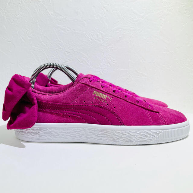 PUMA(プーマ)のPUMA/プーマ★SUEDE BOW/スウェード ボウ★マゼンタ=赤紫★22.5 レディースの靴/シューズ(スニーカー)の商品写真