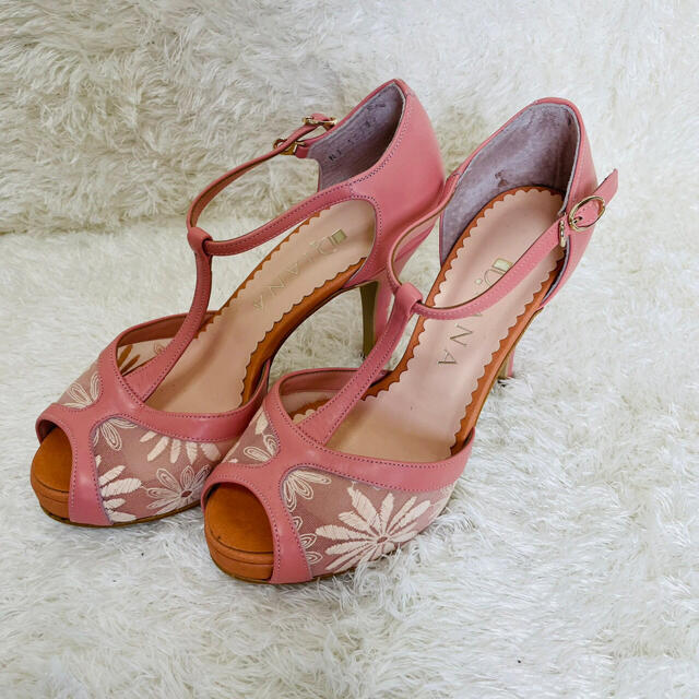 DIANA(ダイアナ)のダイアナ DIANA パンプス オープントゥ シースルー 花柄刺繍 ハイヒール レディースの靴/シューズ(ハイヒール/パンプス)の商品写真