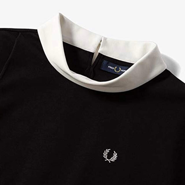 FRED PERRY(フレッドペリー)のFRED PERRY フレッドペリー ローネックカットソー レディースのトップス(カットソー(半袖/袖なし))の商品写真