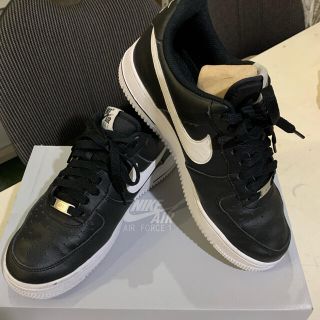 ナイキ(NIKE)の【AIR FORCE】エアフォース1 黒　25.5【中古　ステージ利用のみ】(スニーカー)